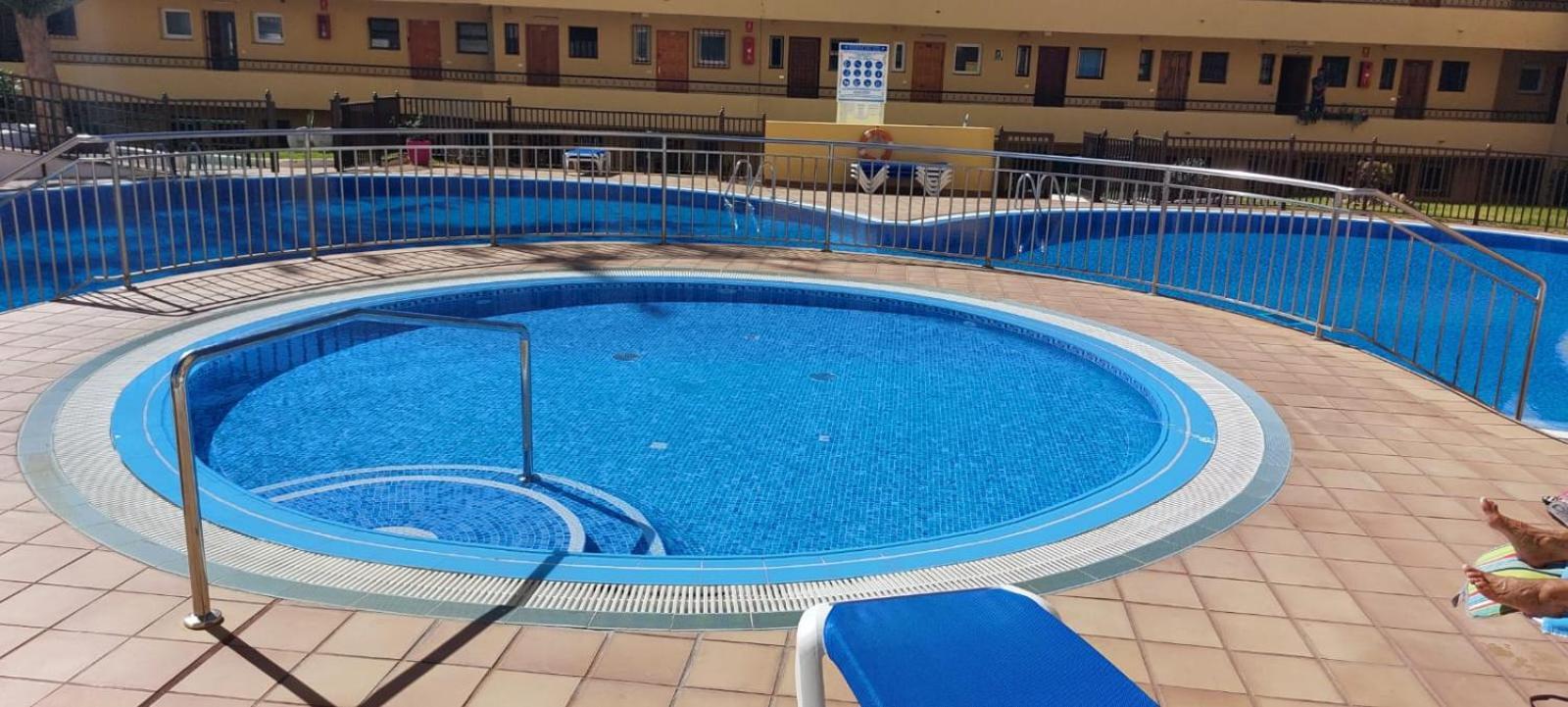 Firstline Apartment Los Cristianos Arona  Exteriör bild