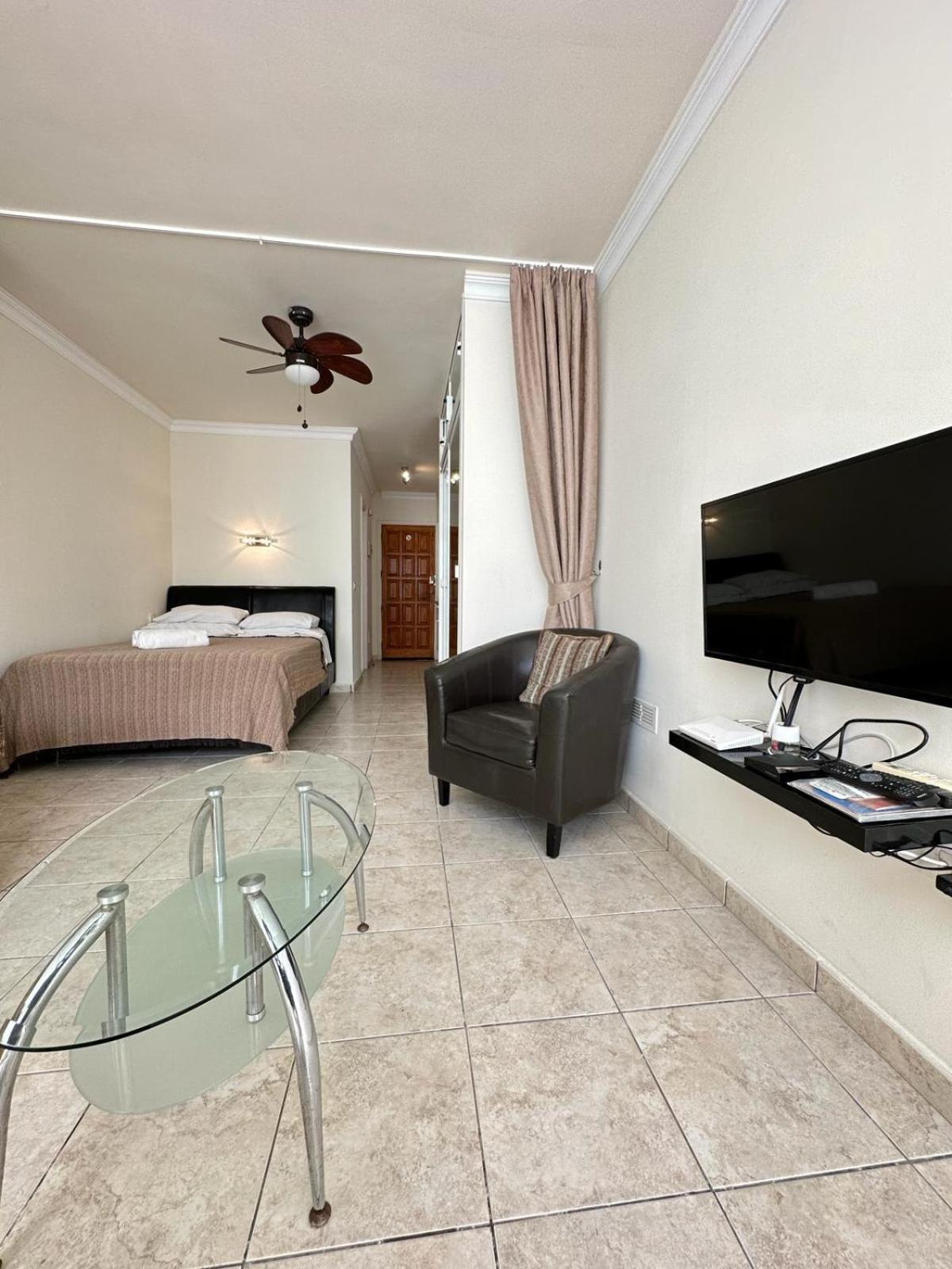 Firstline Apartment Los Cristianos Arona  Exteriör bild
