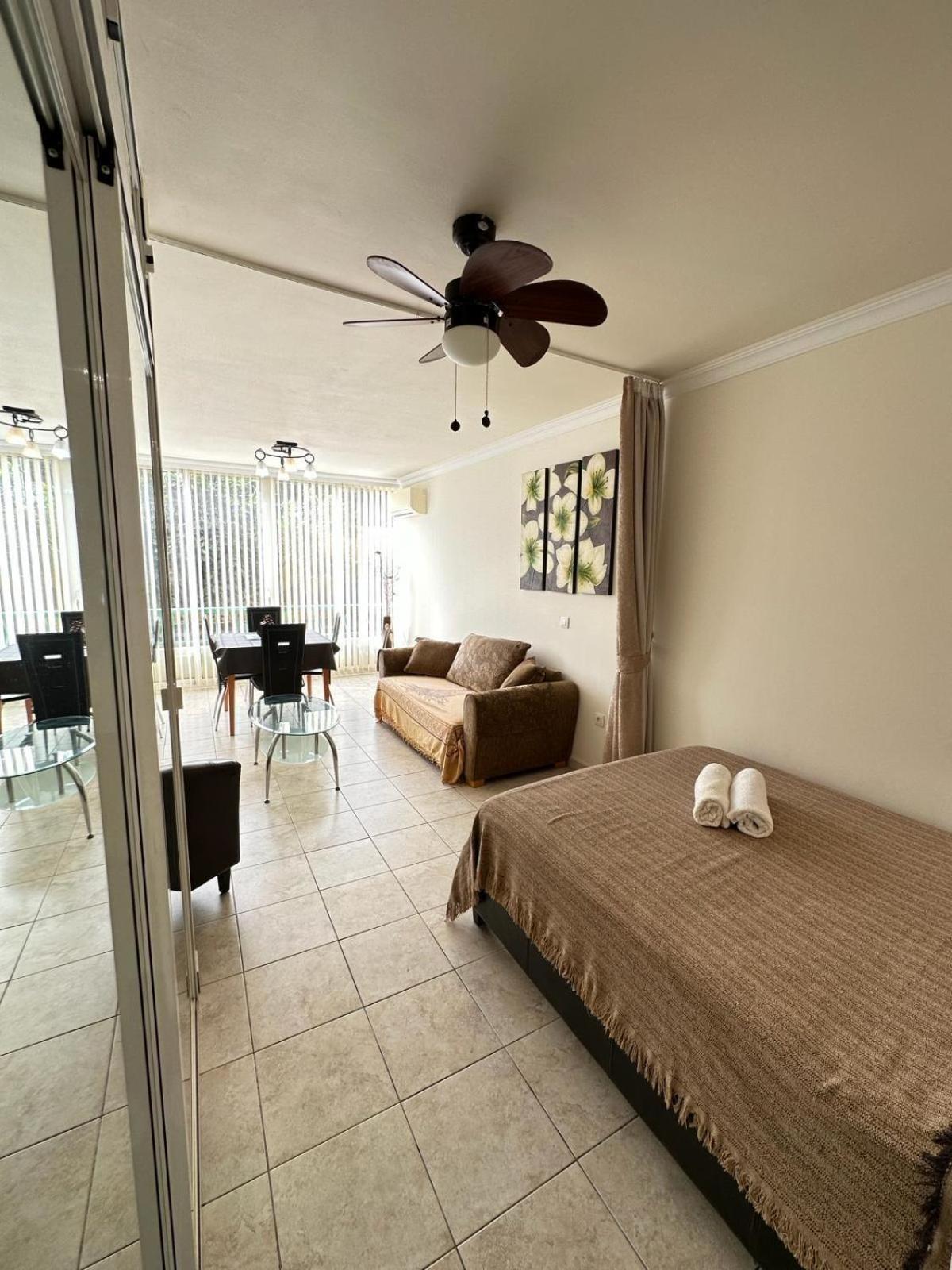 Firstline Apartment Los Cristianos Arona  Exteriör bild
