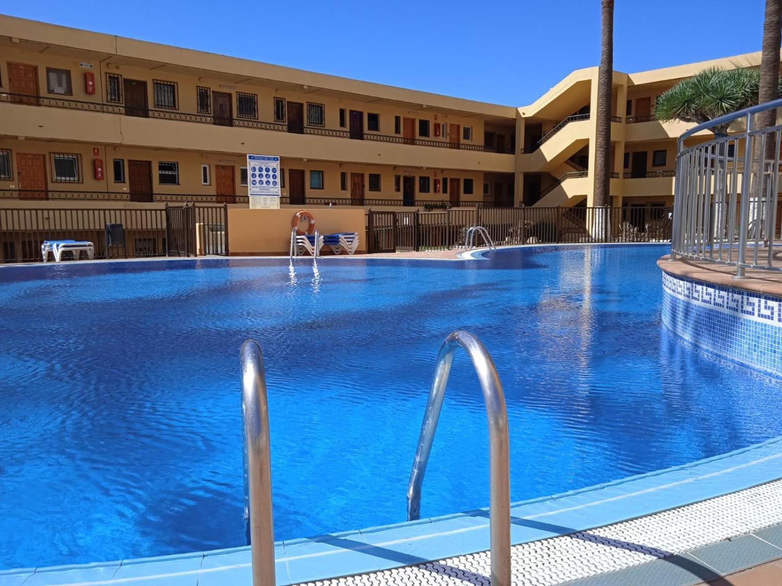 Firstline Apartment Los Cristianos Arona  Exteriör bild