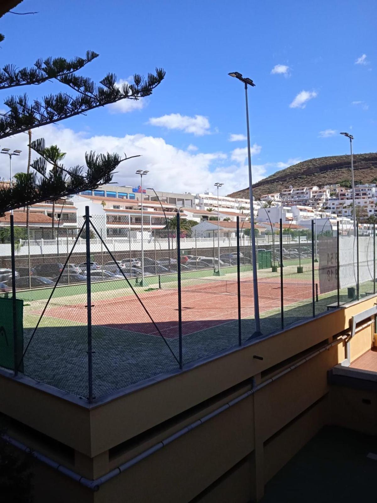 Firstline Apartment Los Cristianos Arona  Exteriör bild
