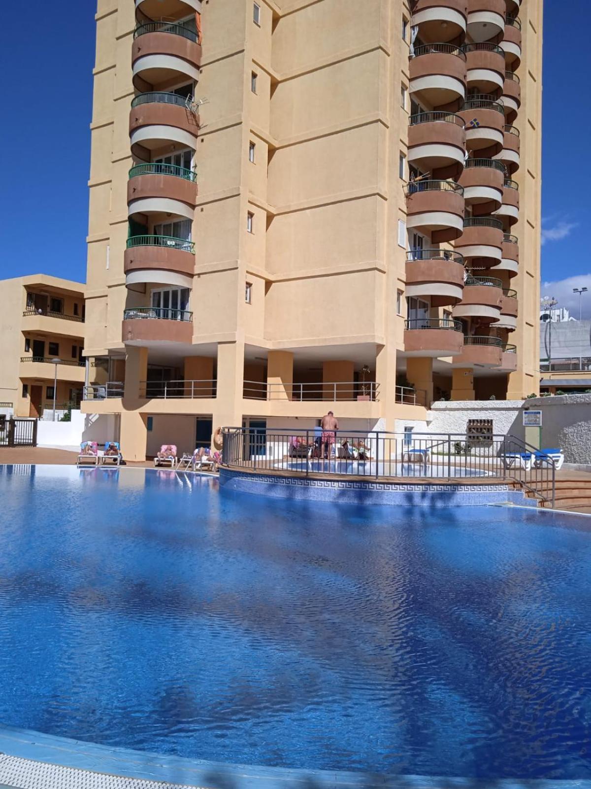 Firstline Apartment Los Cristianos Arona  Exteriör bild