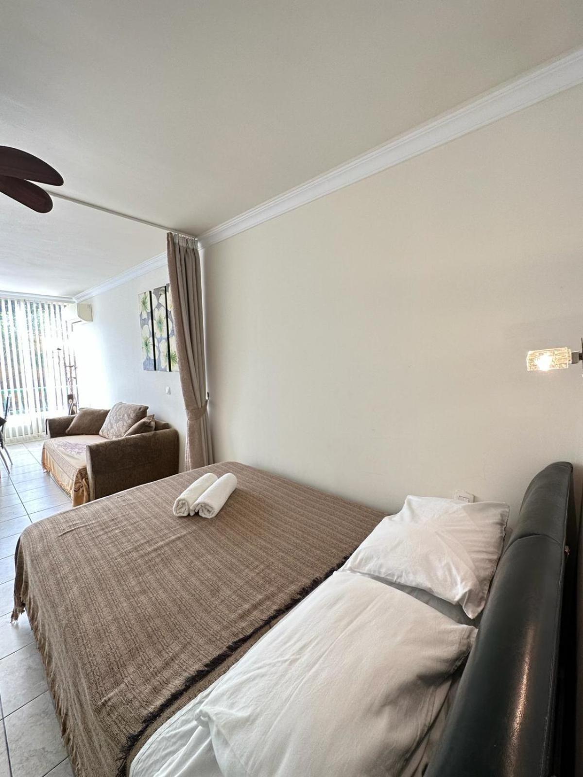 Firstline Apartment Los Cristianos Arona  Exteriör bild